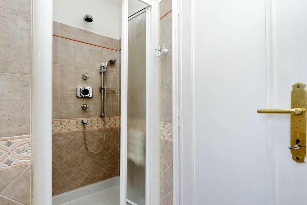 Rainbow Eur Apartment โรม ภายนอก รูปภาพ